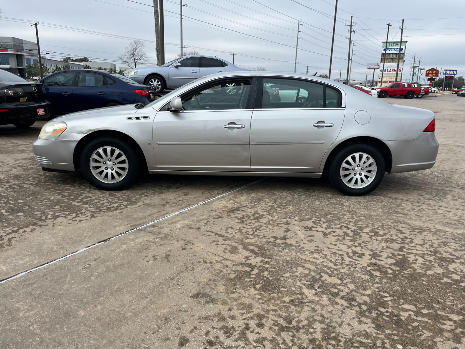 2006 SILVER /gray Buick Lucerne CX (1G4HP57266U) with an 3.8L V6 OHV 12V engine, 4-Speed Automatic Overdrive transmission, located at 14700 Tomball Parkway 249, Houston, TX, 77086, (281) 444-2200, 29.928619, -95.504074 - Photo #3